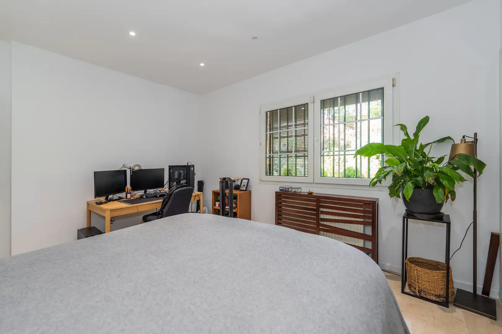 Bedroom of Houses for sale in Madrid  with Air Conditioner, Private garden and Swimming Pool