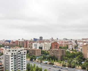 Exterior view of Apartment for sale in  Madrid Capital  with Terrace and Swimming Pool