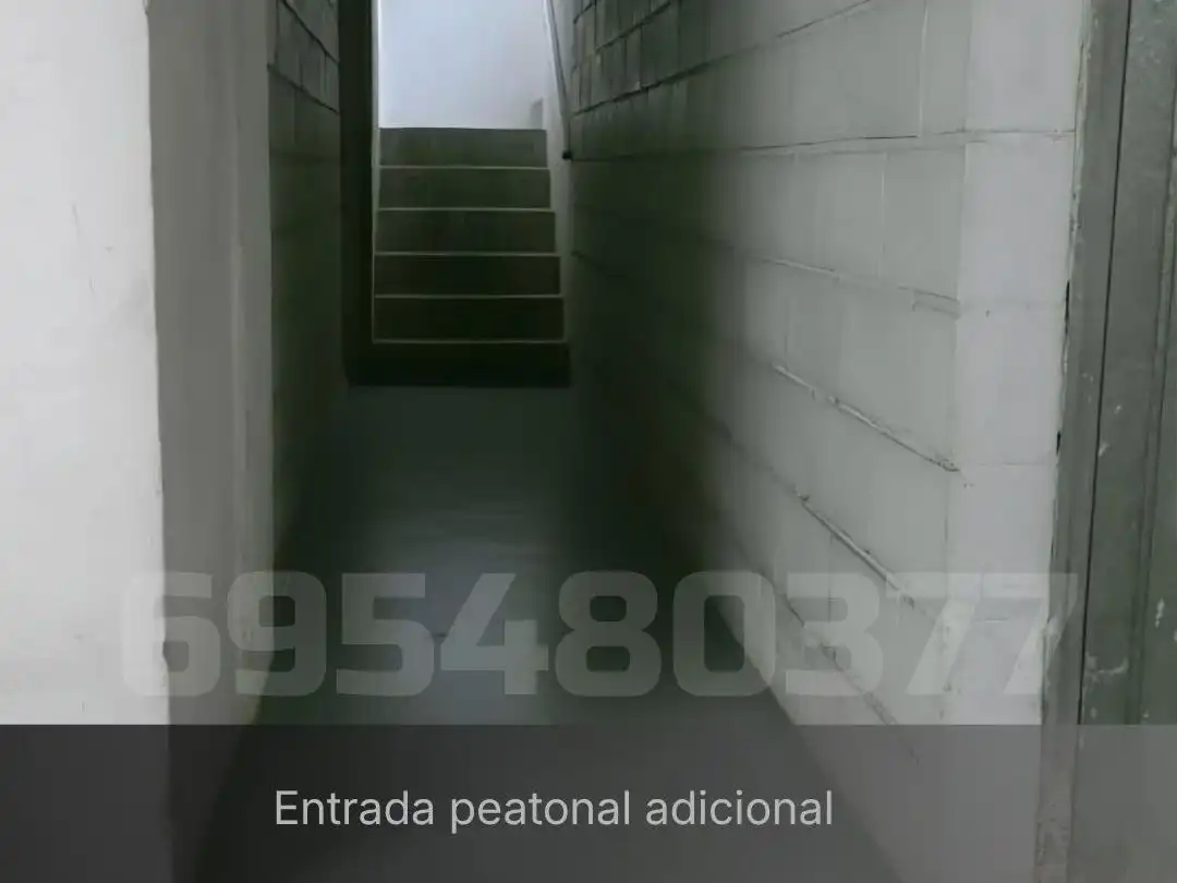 Garaje en venta en Alicante / Alacant con Alarma