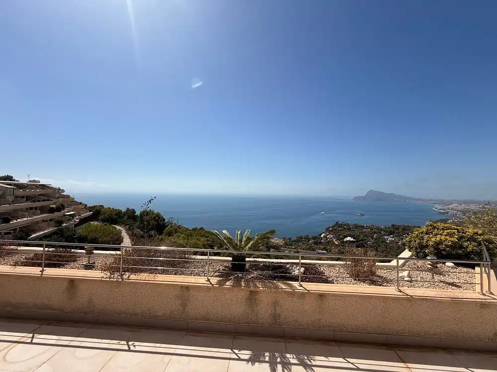 Vista exterior de Ático de alquiler en Altea con Aire acondicionado, Calefacción y Terraza
