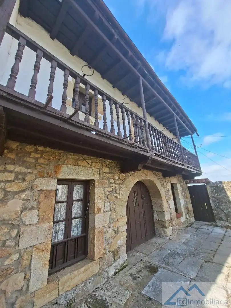 Vista exterior de Casa adosada en venda en Bareyo amb Terrassa, Traster i Moblat