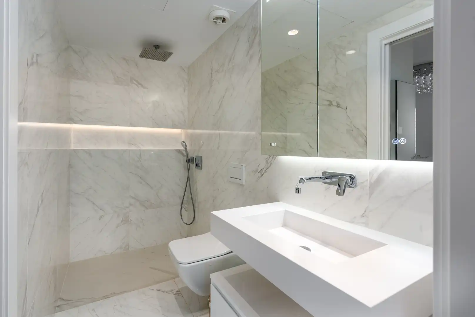 Baño de Casa adosada en venta en Marbella con Aire acondicionado, Jardín privado y Terraza
