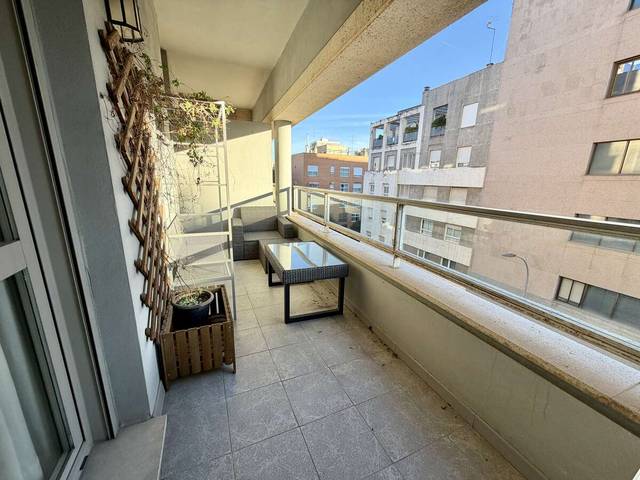 Piso en Alquiler en La Calzada - La Florida