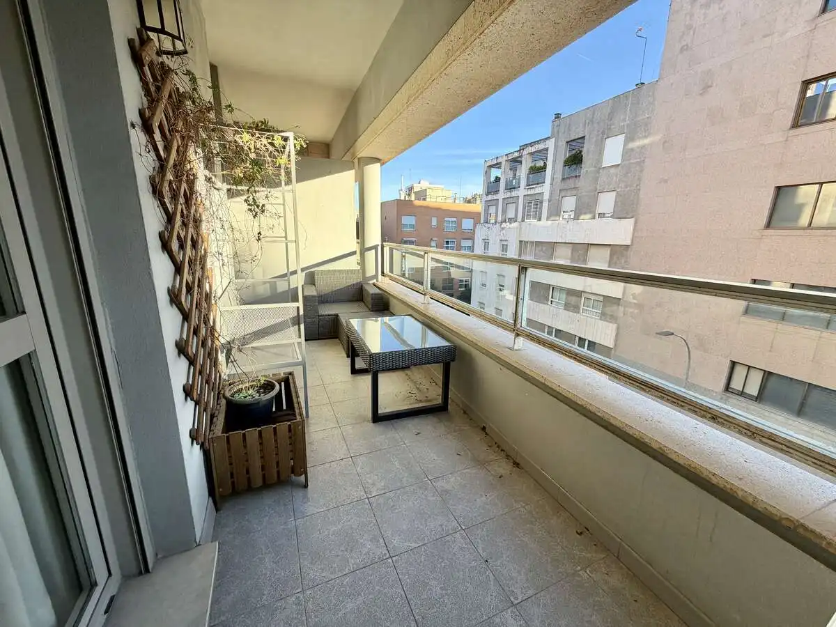 Terrassa de Pis de lloguer en  Sevilla Capital amb Aire condicionat i Terrassa