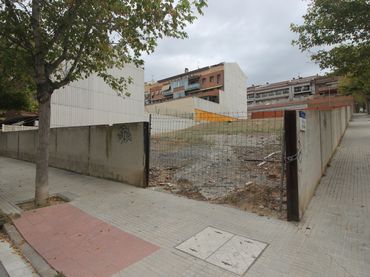 Terreny residencial en venda a Carrer Girona
