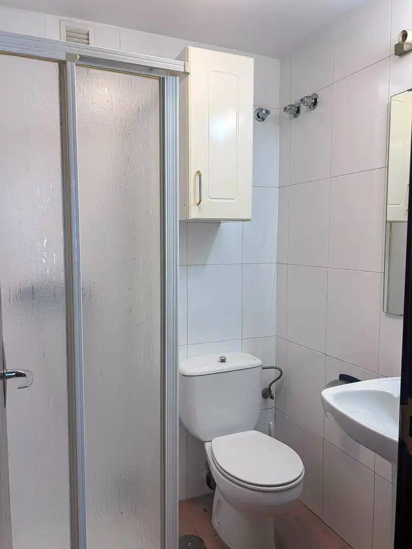 Badezimmer von Wohnung zur Miete in Sevilla mit Klimaanlage, Terrasse und Möbliert