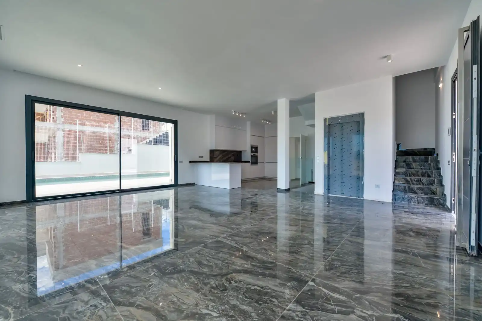 Villa mit Pool zum Verkauf in Golf Bahía, imagen 2