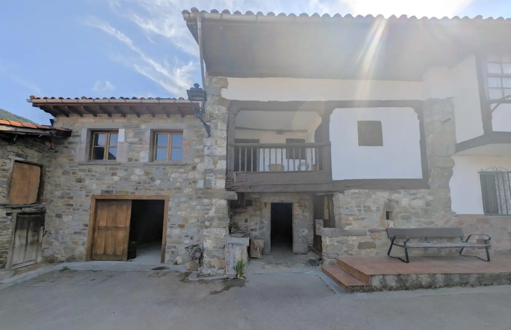 Vista exterior de Finca rústica en venda en Aller amb Jardí privat