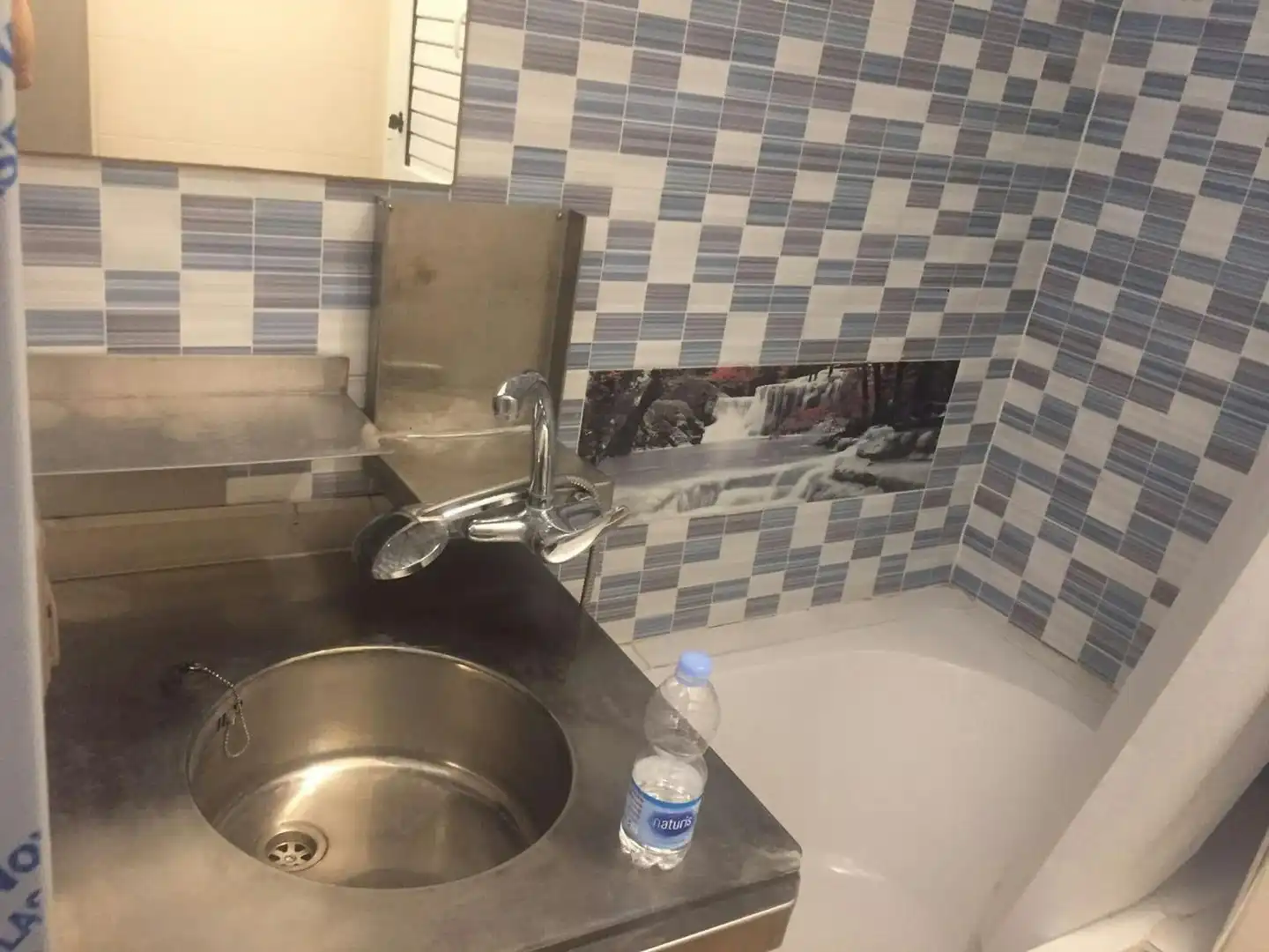 Bathroom of Flat for share in Barcelona  with Furnished, Washing machine and TV