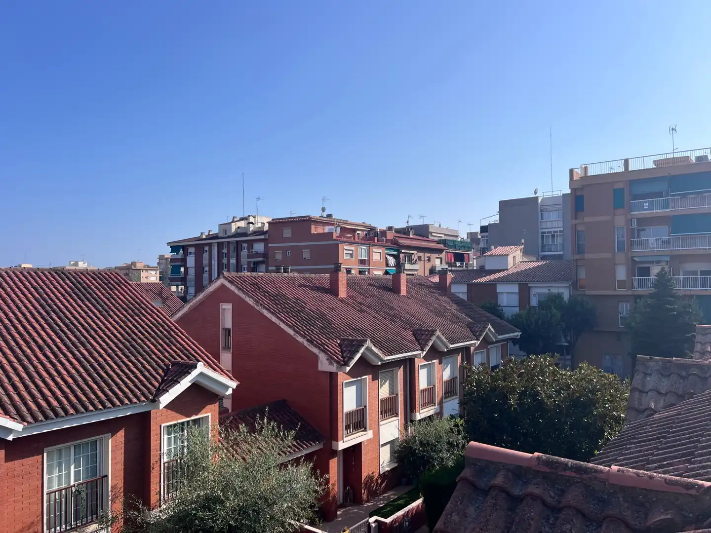 Vista exterior de Casa adosada en venda en Premià de Mar amb Calefacció, Jardí privat i Terrassa