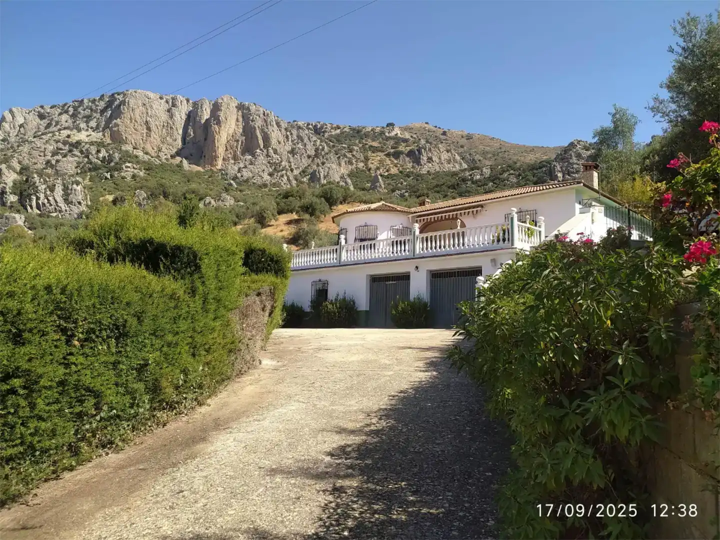 Vista exterior de Finca rústica en venda en Alfarnatejo amb Aire condicionat i Jardí privat