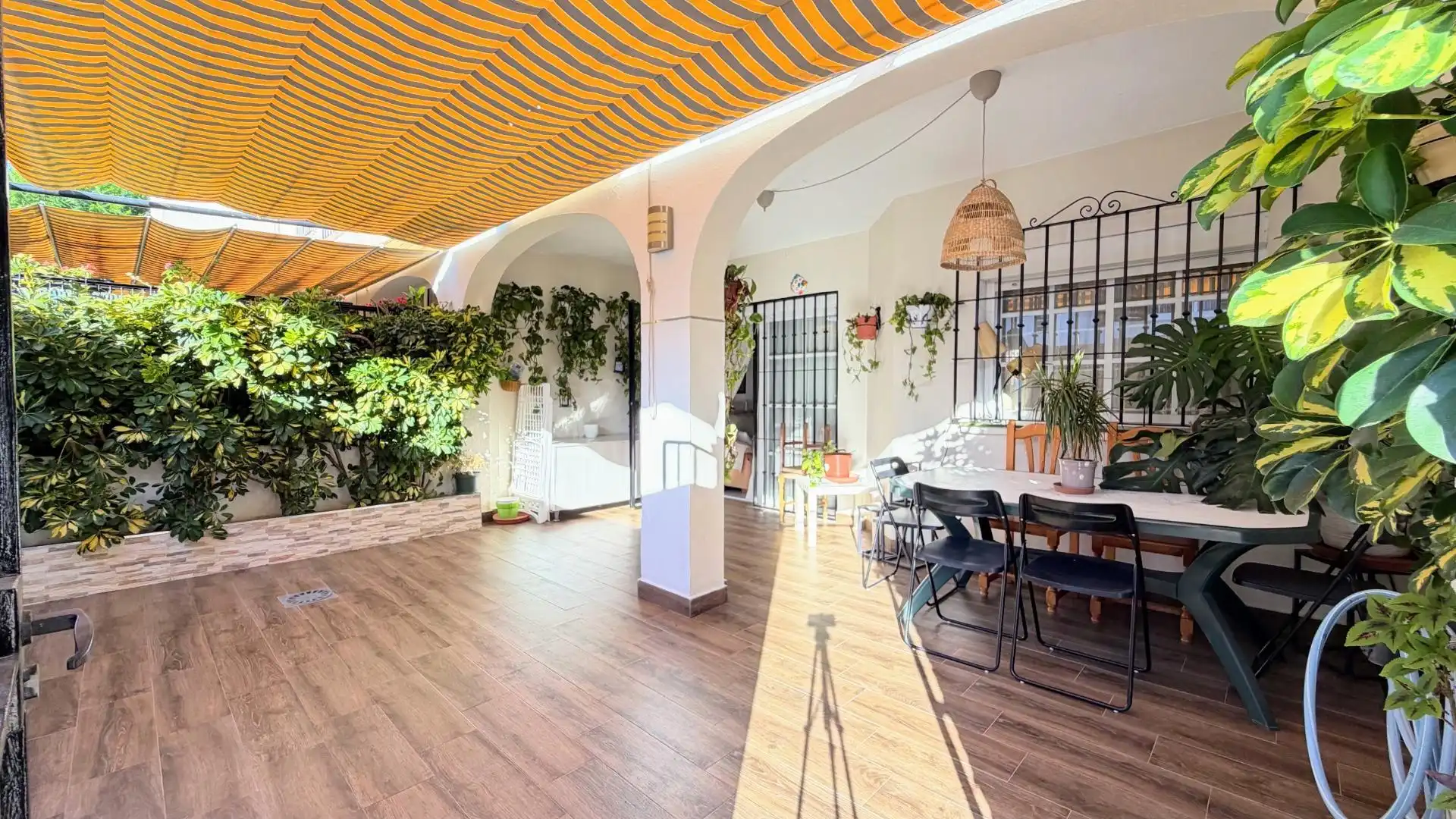 Terraza de Casa adosada en venta en Torremolinos con Terraza, Trastero y Piscina comunitaria