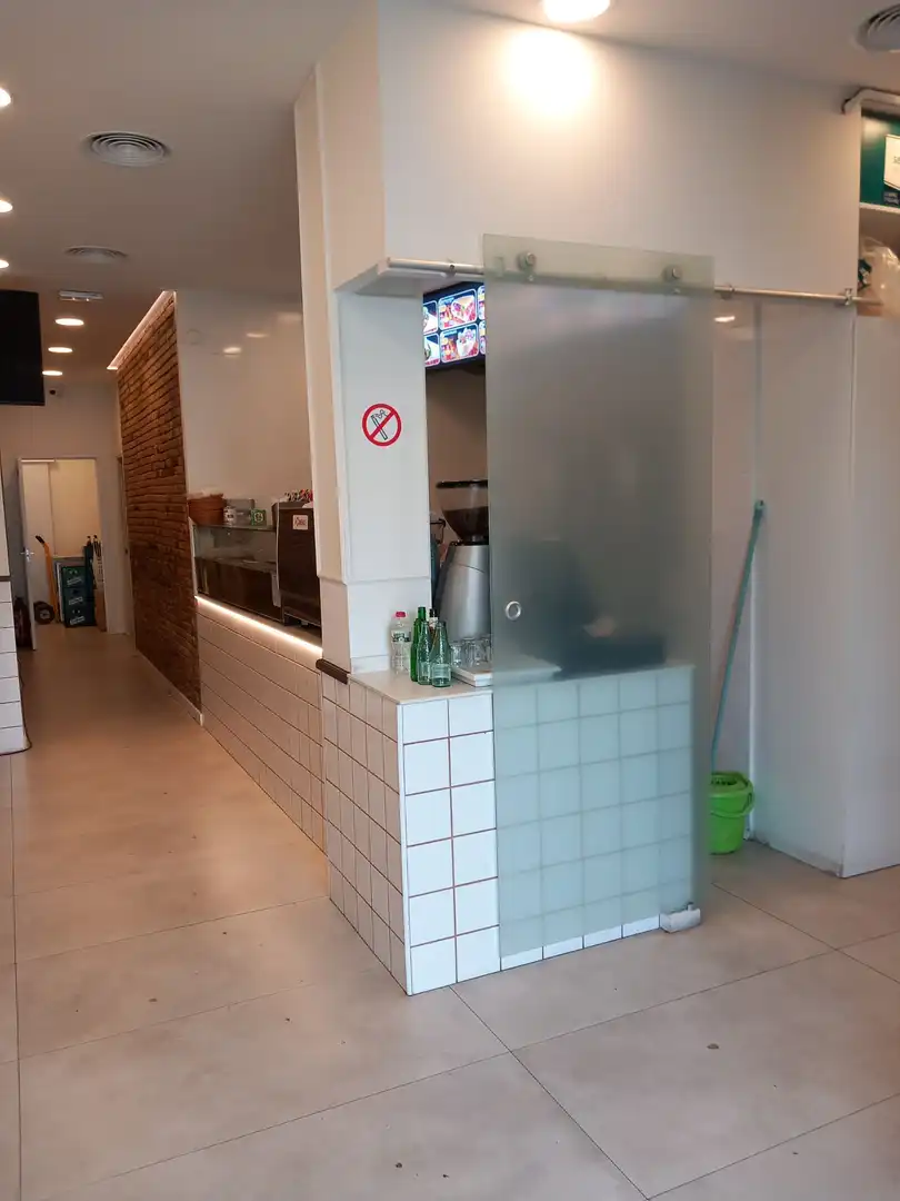 Local comercial en alquiler en Eixample, imagen 8