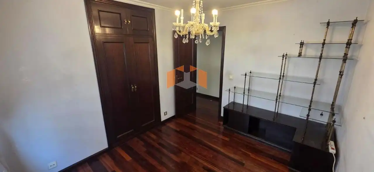 Habitación de Piso en venta en Vigo  con Calefacción, Parquet y Terraza