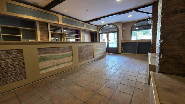 Local comercial en Venta en Carrer del Pintor Navarro Llorens en Arrancapins
