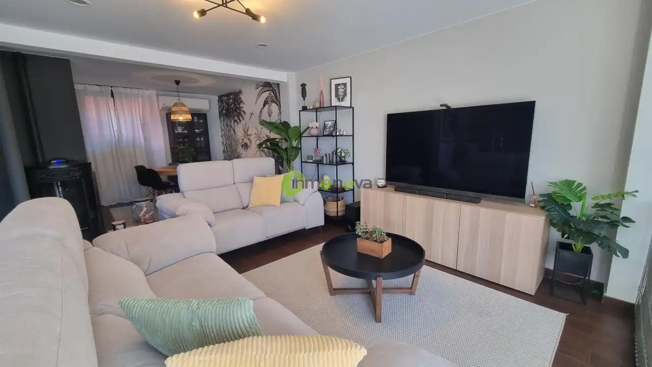Sala de estar de Casa o chalet en venta en Nigrán con Calefacción, Jardín privado y Trastero