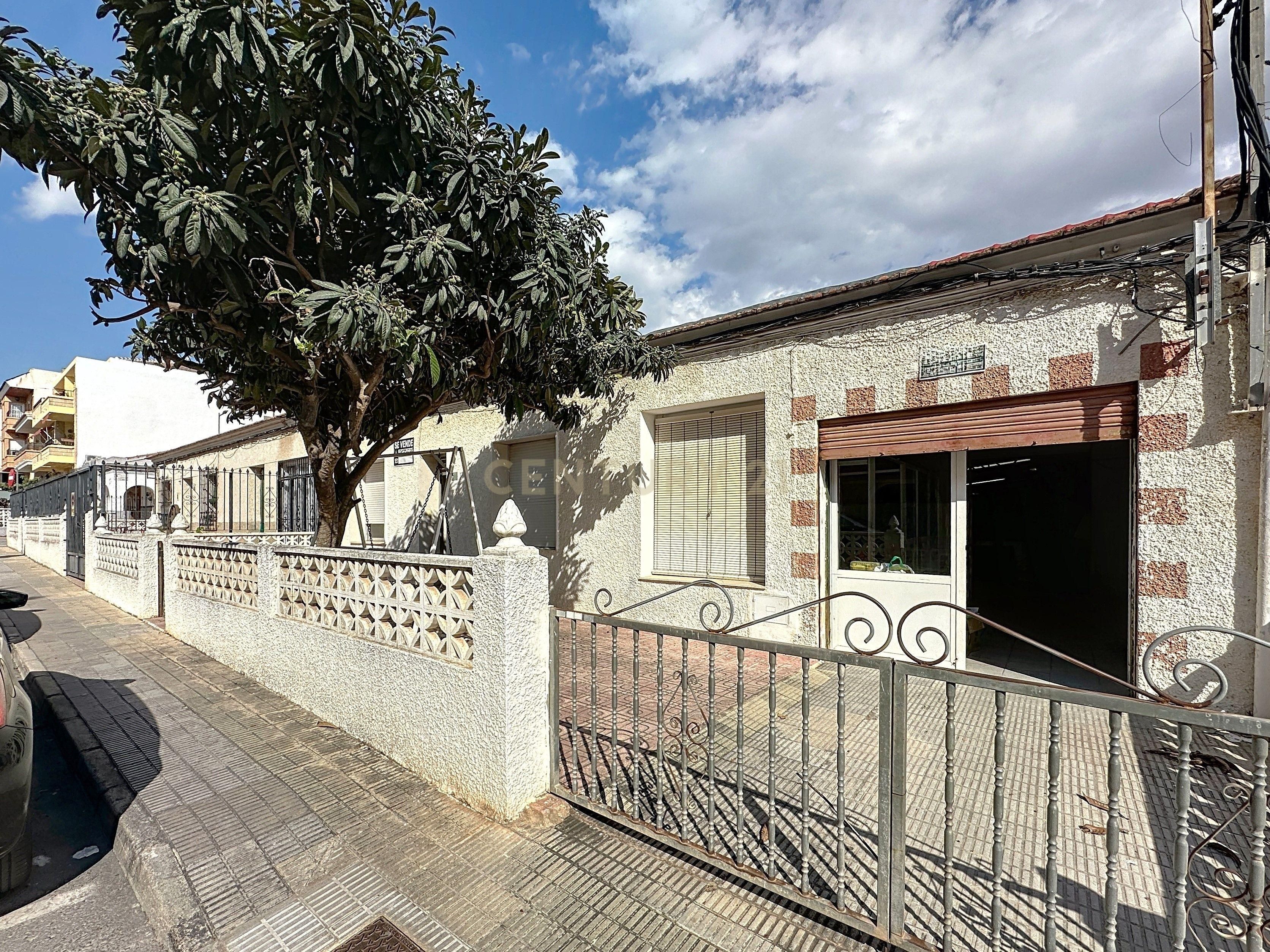 Vista exterior de Casa o chalet en venta en Los Montesinos con Aire acondicionado y Trastero