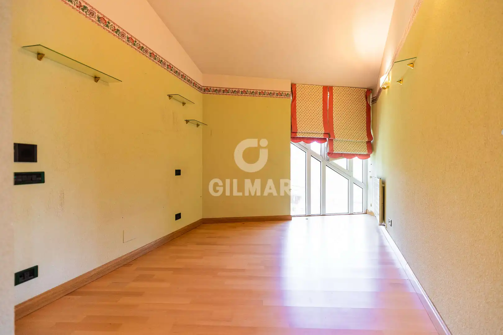 Dormitori de Casa o xalet en venda en Hoyo de Manzanares amb Calefacció, Jardí privat i Piscina