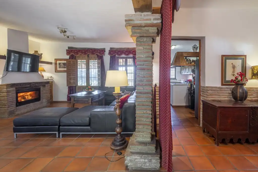 Casa rustica con piscina in vendita a Sayalonga, imagen 3