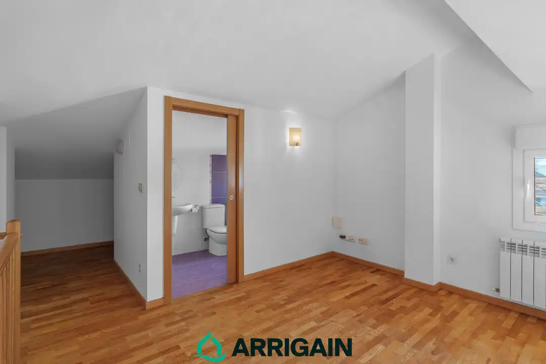Habitación de Piso en venta en Donostia - San Sebastián  con Calefacción, Terraza y Alarma