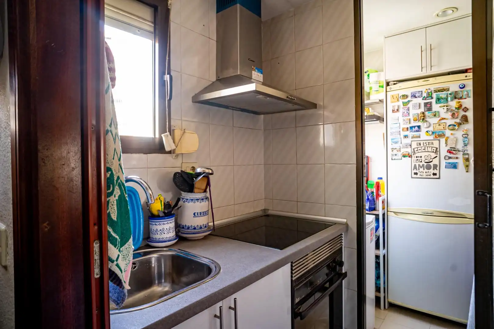 Cuina de Apartament en venda en Benidorm amb Jardí privat i Piscina comunitària