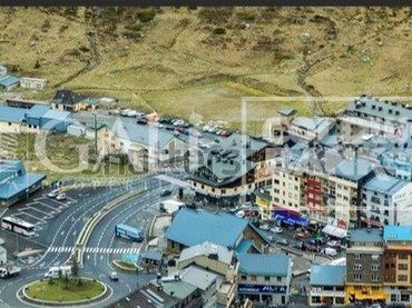 Business premises to rent in Encamp pueblo