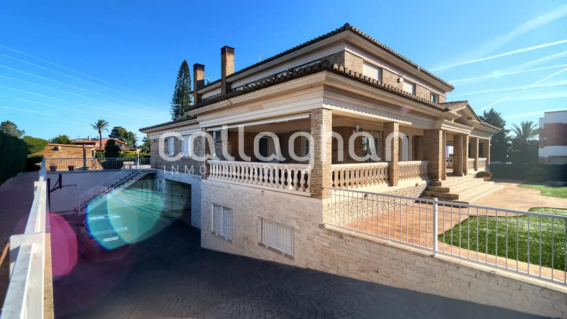 Vista exterior de Casa o xalet en venda en Torrent amb Aire condicionat, Calefacció i Jardí privat