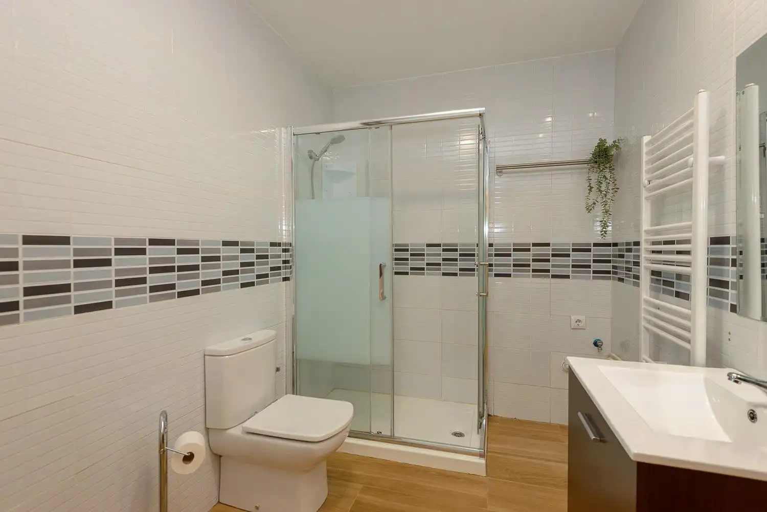 Baño de Casa o chalet en venta en Langreo con Aire acondicionado, Calefacción y Jardín privado