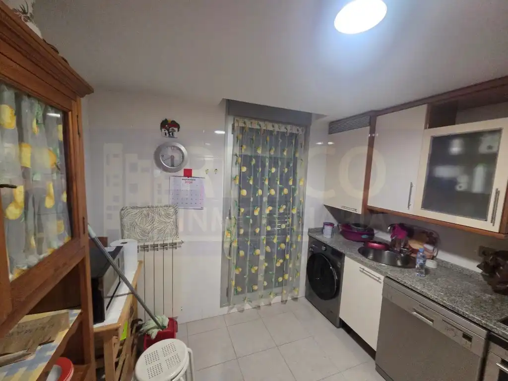 Cocina de Piso en venta en  Logroño con Piscina