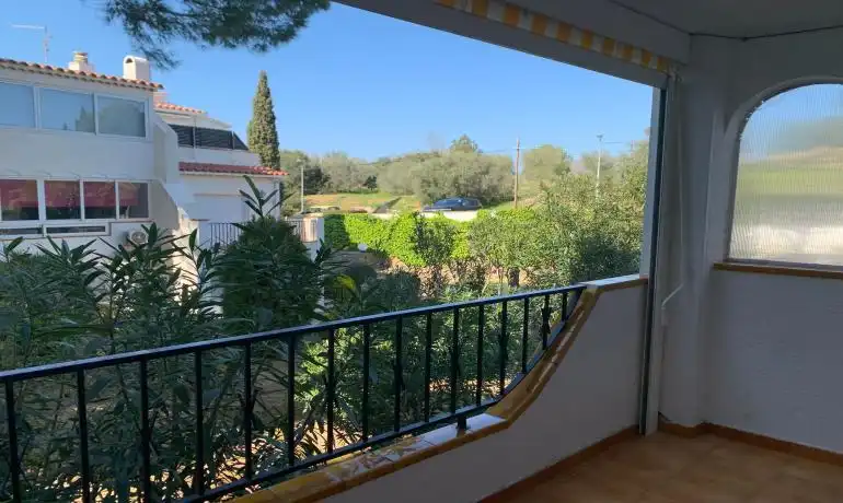 Terrasse von Erdgeschoss zum Verkauf in Roses mit Privatgarten, Möbliert und Gemeinschaftspool