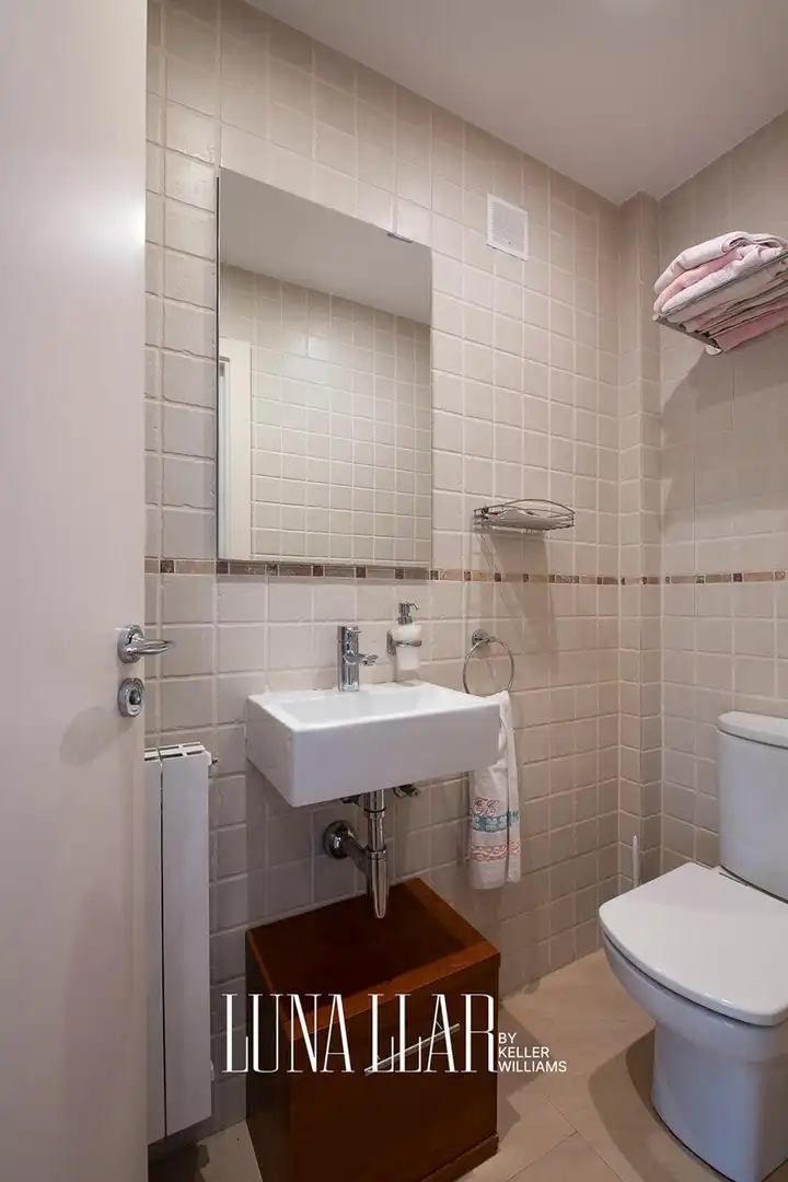 Bathroom of Houses for sale in Castelldefels  with Air Conditioner, Heating and Parquet flooring