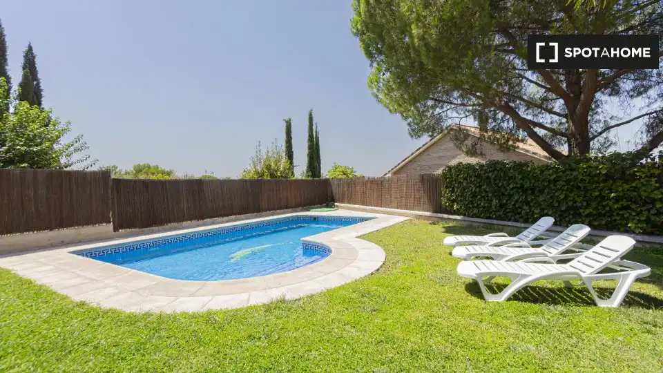 Habitación en Sevilla la Nueva