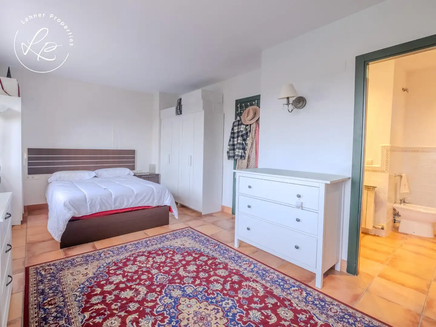 Habitación de Casa adosada en venta en Navata con Calefacción, Jardín privado y Piscina