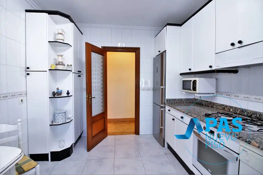 Cocina de Piso en venta en Santander con Calefacción