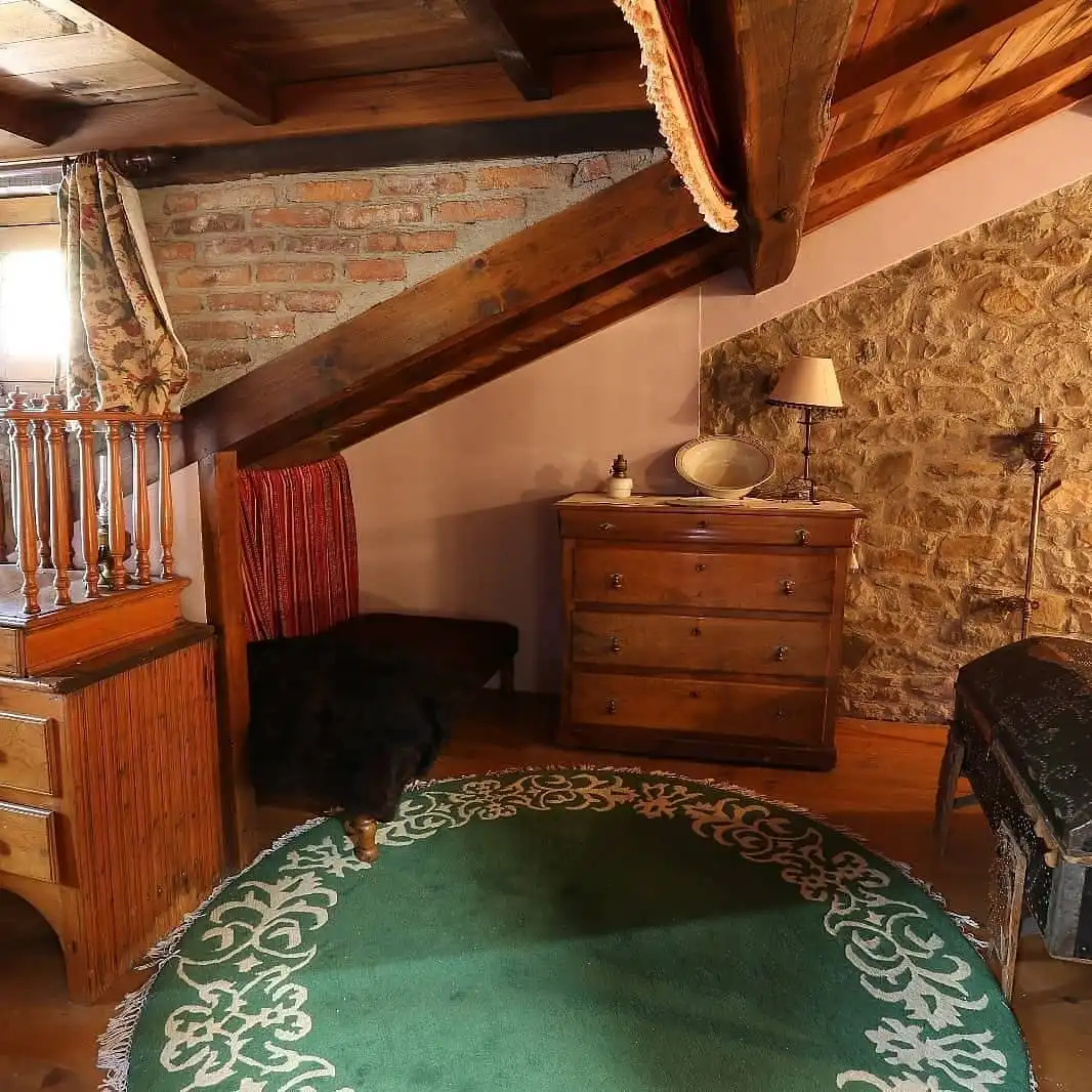Casa adosada en venda en Sobrescobio amb Calefacció i Moblat
