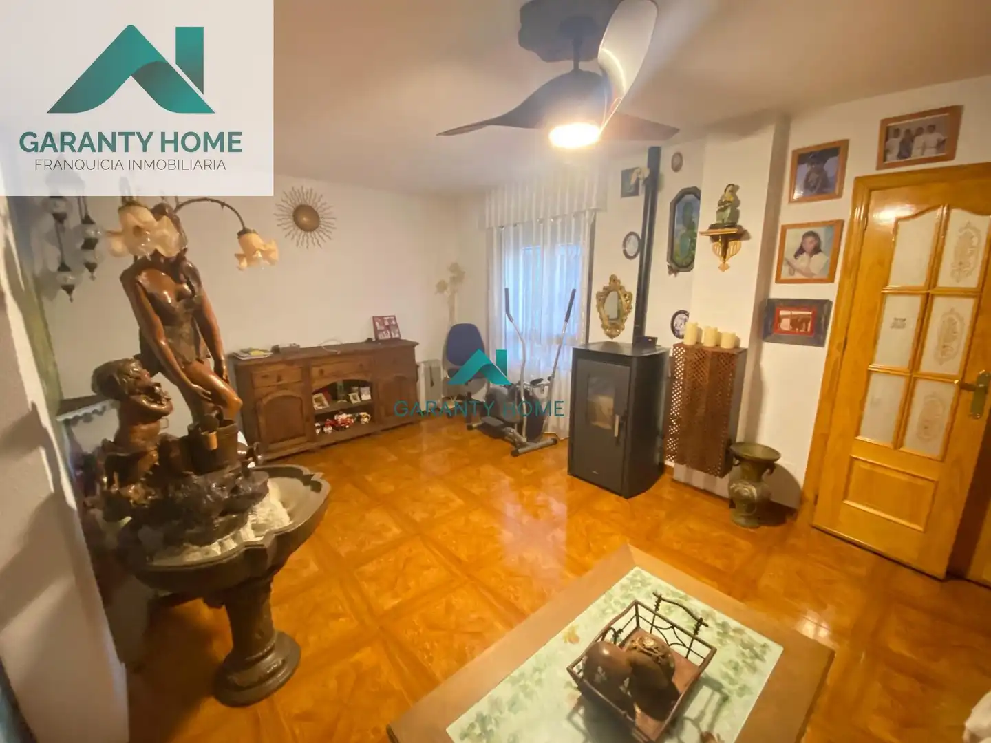 Sala de estar de Casa adosada en venta en Villardompardo con Aire acondicionado, Jardín privado y Terraza