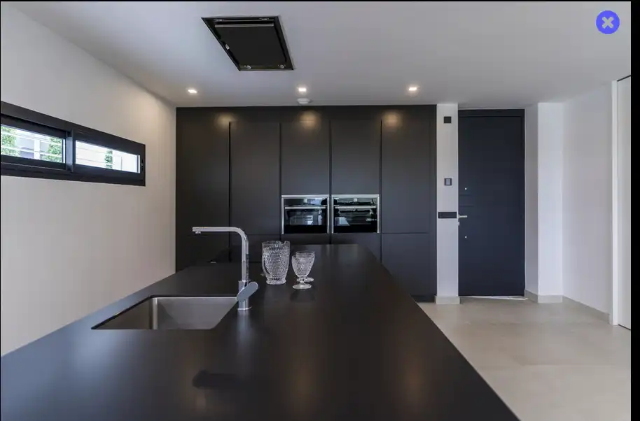 Cocina de Casa adosada de alquiler en Estepona con Aire acondicionado, Jardín privado y Terraza