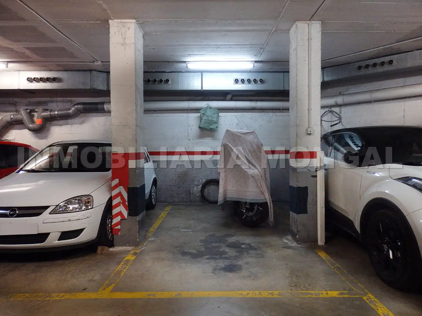 Einzelparkplatz zum Verkauf in Carrer de Girona 30