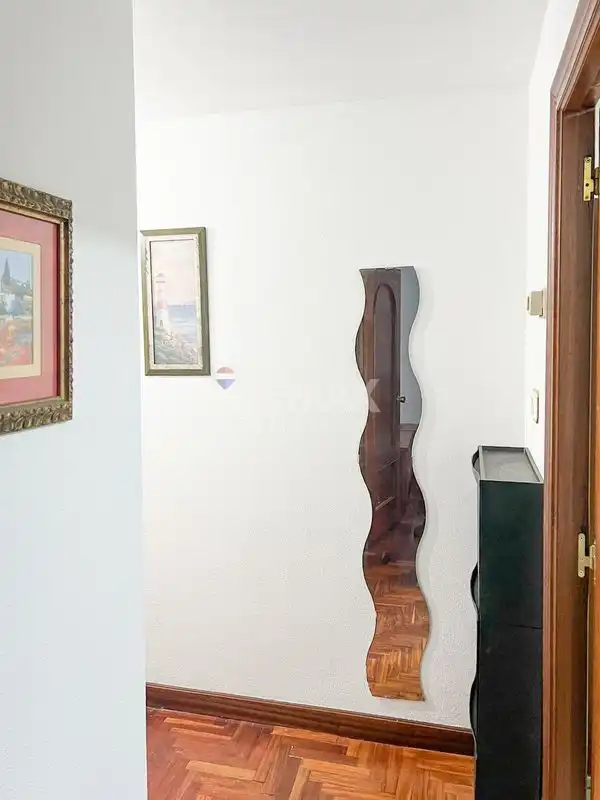 Dormitori de Pis en venda en Vigo  amb Calefacció, Parquet i Terrassa