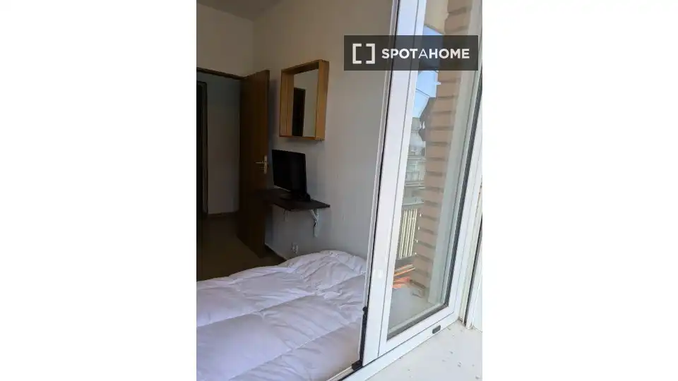 Room in Entrevías