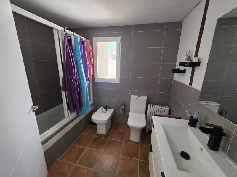 Baño de Casa o chalet en venta en Malpartida de Plasencia con Aire acondicionado y Jardín privado