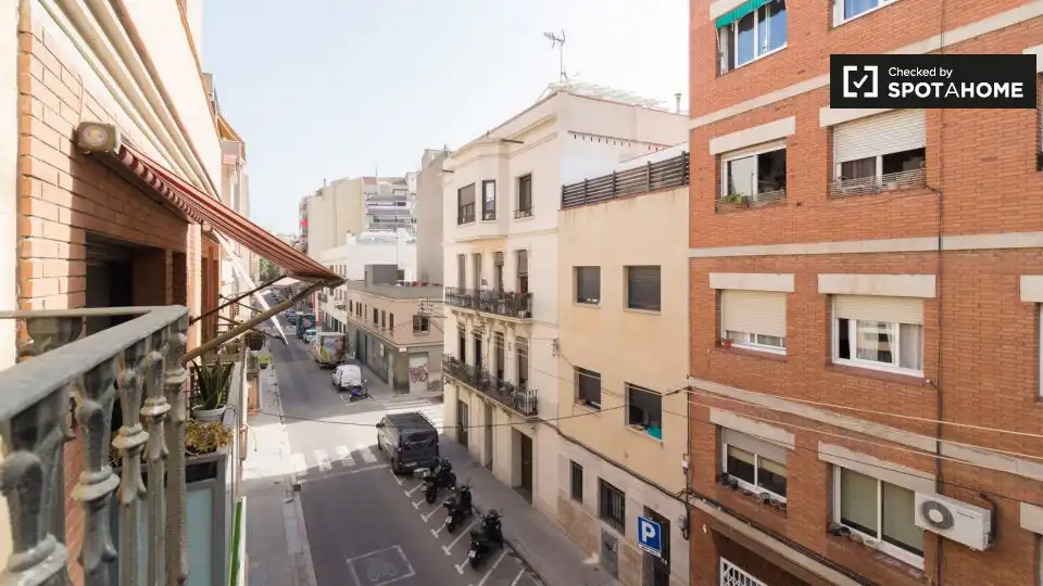Vista exterior de Piso para compartir en Barcelona con Aire acondicionado, Calefacción y Amueblado