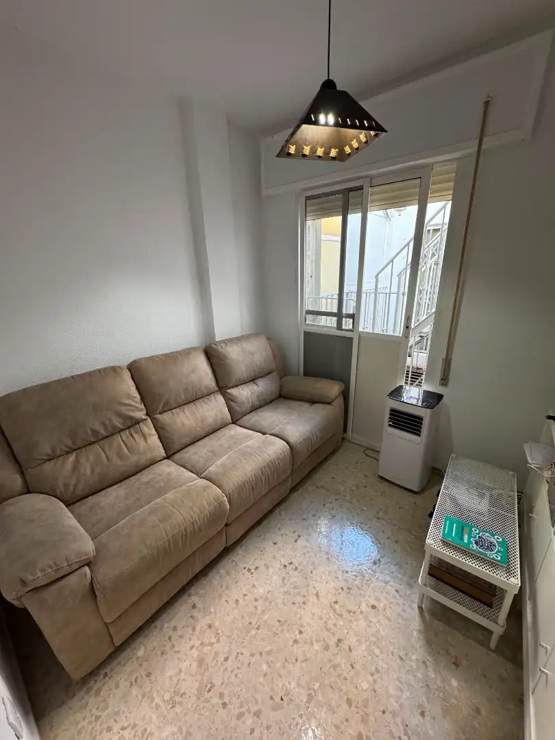 Sala de estar de Casa adosada en venta en Sanlúcar de Barrameda con Aire acondicionado, Trastero y Amueblado