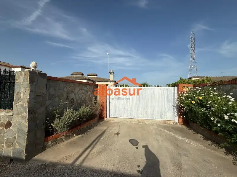 Villa avec piscine à vendre à Avenida Arcangel San Rafael, imagen 10