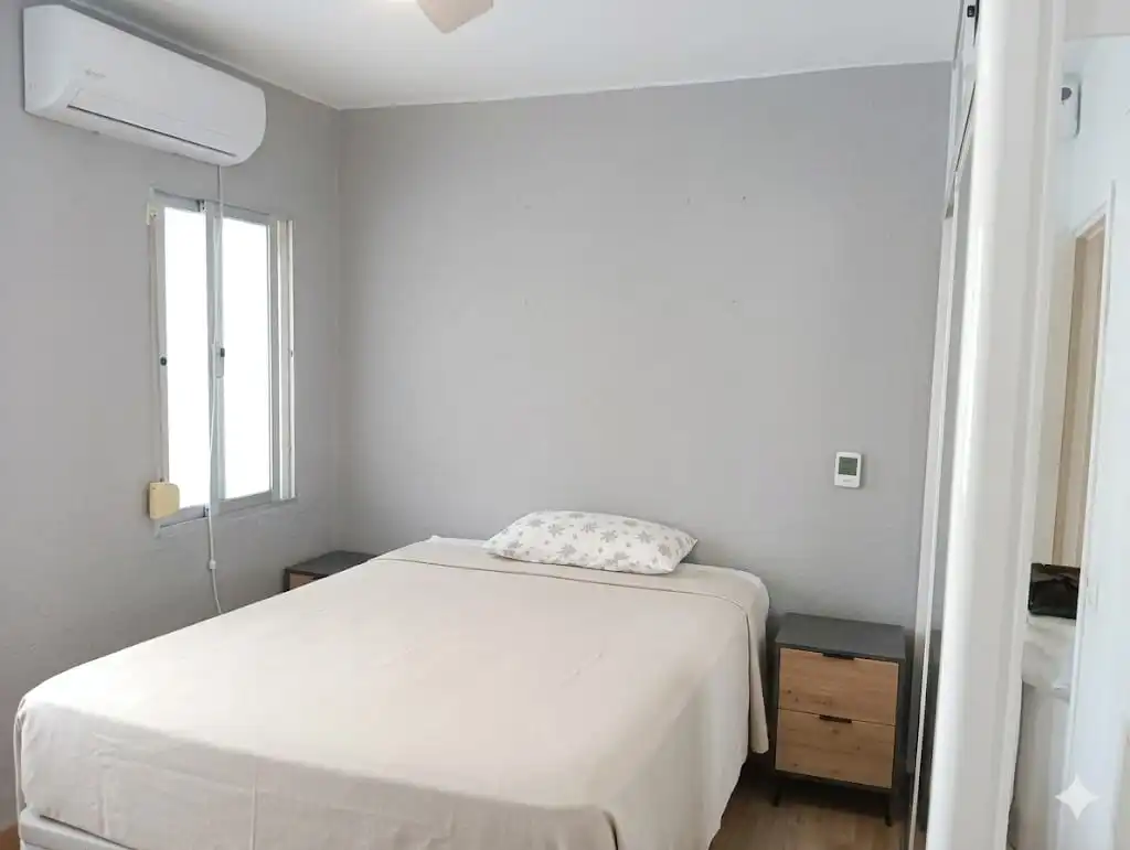 Dormitori de Casa adosada en venda en Málaga amb Terrassa, Forn i Microones