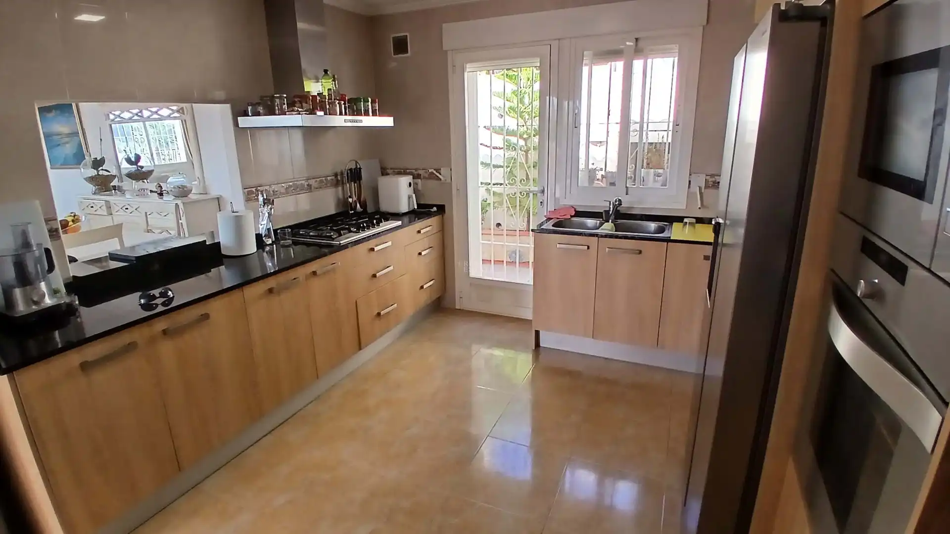 Casa con piscina en venta en Carrer La Palera, imagen 3