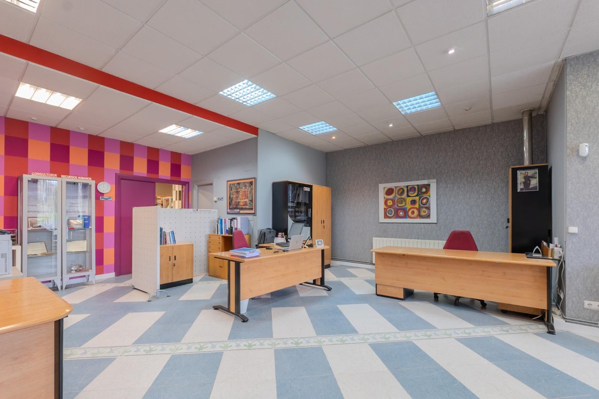 Premises for sale in  Logroño  with Furnished