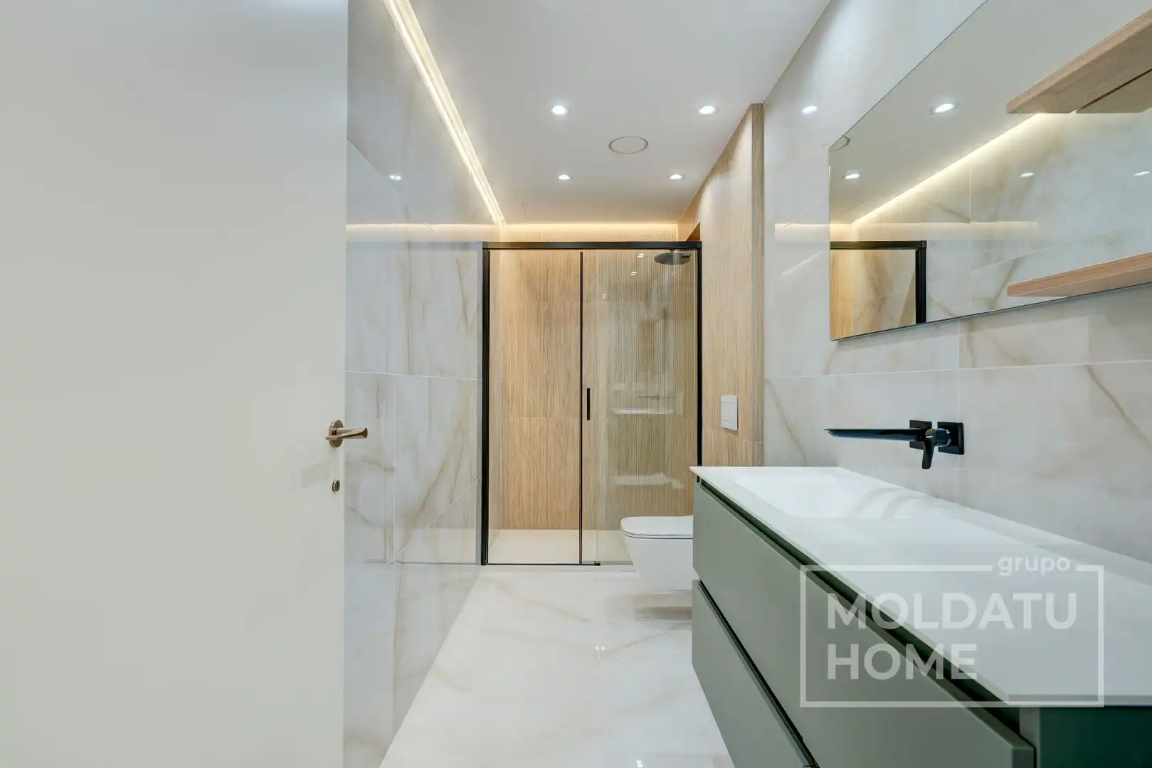 Baño de Apartamento en venta en Donostia - San Sebastián  con Aire acondicionado, Calefacción y Terraza