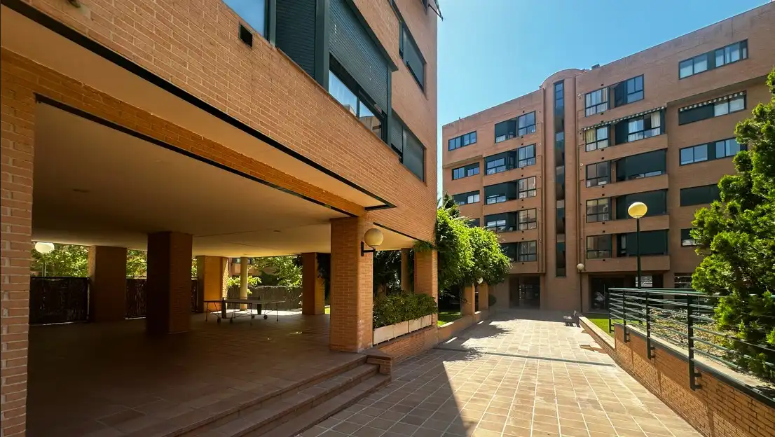 Vista exterior de Pis en venda en Madrid amb Aire condicionat, Calefacció i Parquet