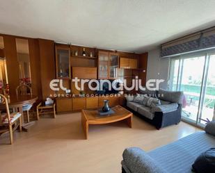 Living room of Flat to rent in Alcalá de Henares  with Parquet flooring, Terrace and Furnished